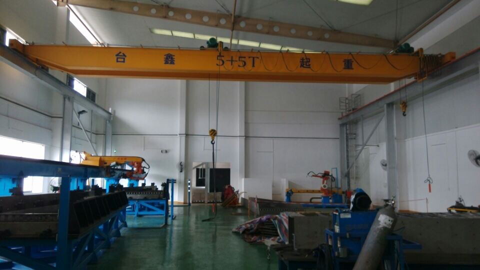 電動（dòng）雙梁起重機 LH5T+5T